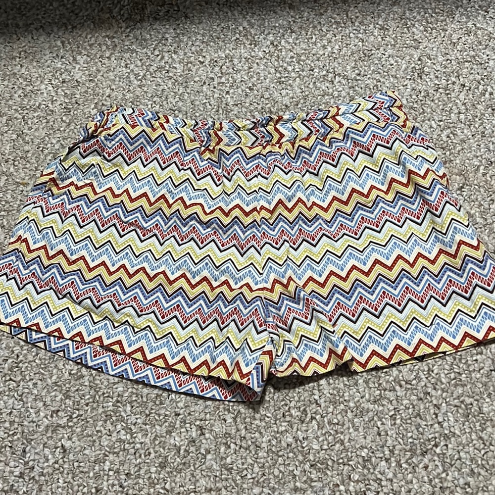 Medium size shorts - chevron